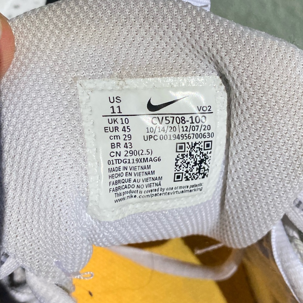 Men’s Nike Savaleos -Size 11